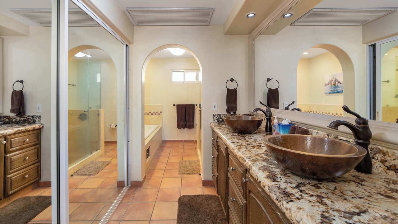 Photo of Bathroom in Zona Hotelera