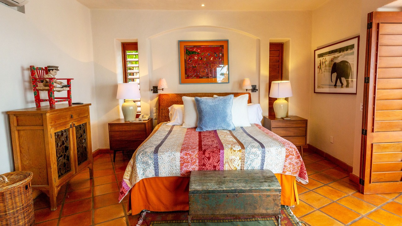 Photo of Bedroom in South Shore Hotel Area