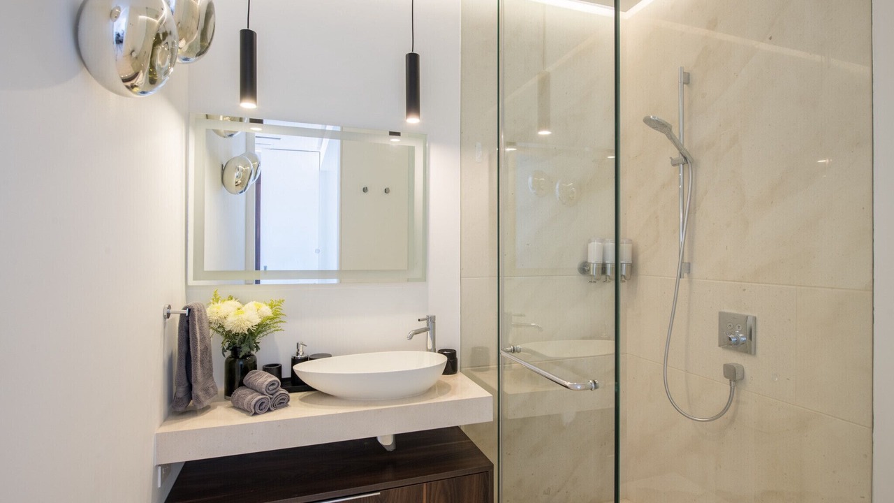 Photo of Bathroom in Romantic Zone