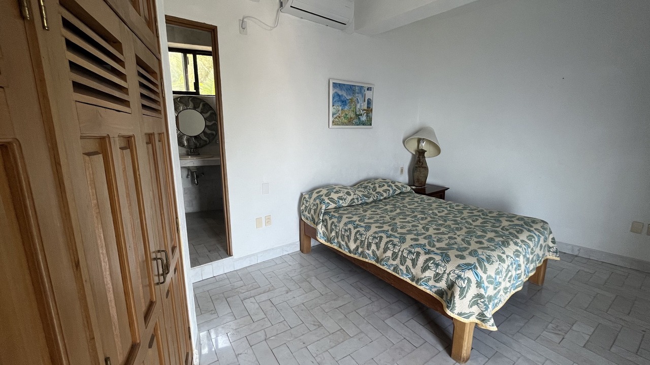 Photo of Bedroom in South Shore Hotel Area