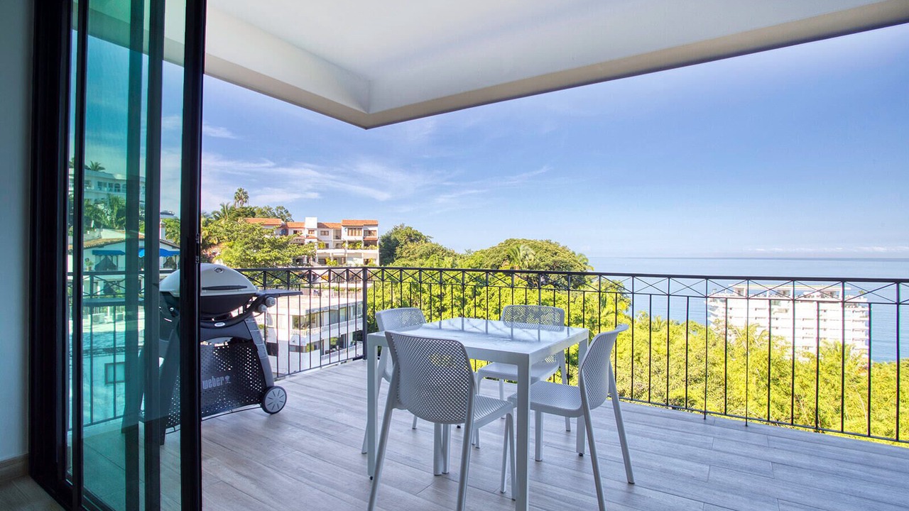 Photo of Patio Balcony in South Shore Hotel Area