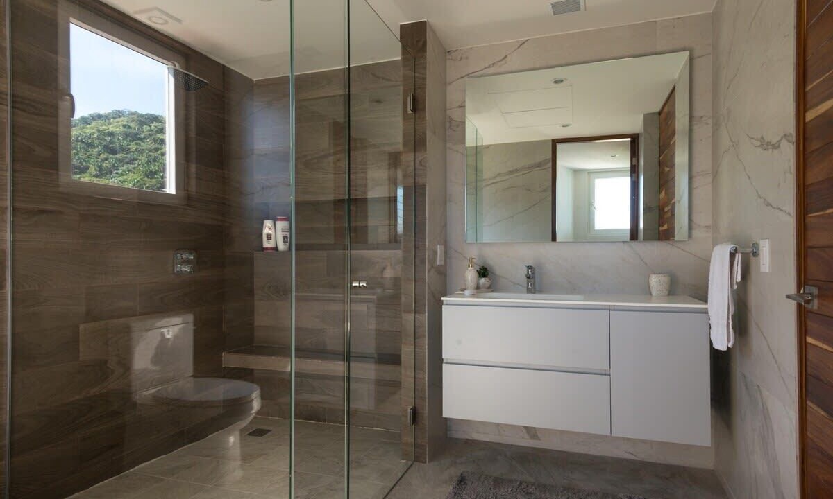 Photo of Bathroom in South Shore Hotel Area