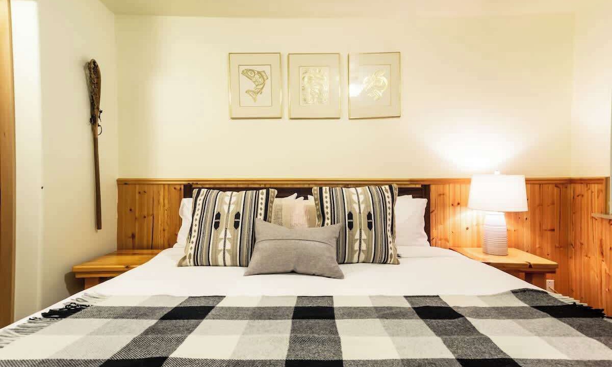 Photo of Bedroom in Glacier