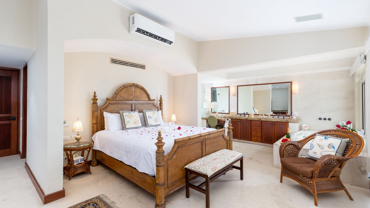 Photo of Bedroom in South Shore Hotel Area