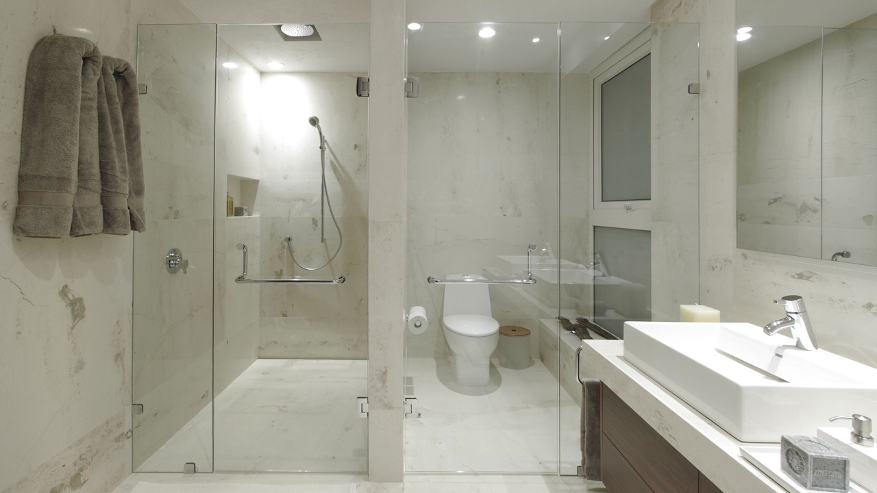 Photo of Bathroom in South Shore Hotel Area