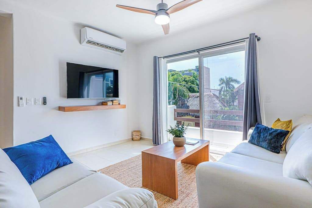 Photo of Livingroom in 12th Street