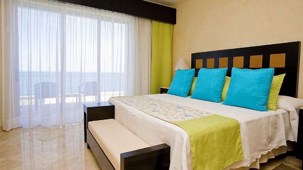 Photo of Bedroom in South Shore Hotel Area
