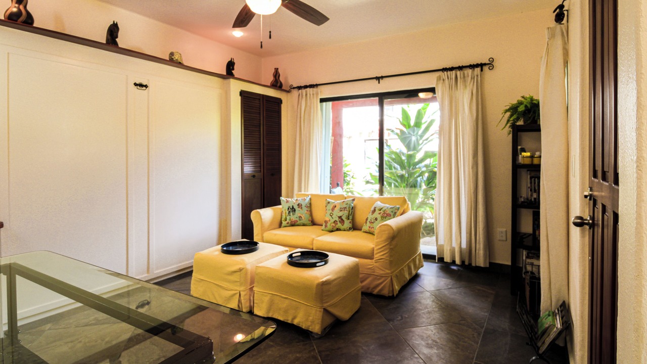 Photo of Livingroom in Downtown