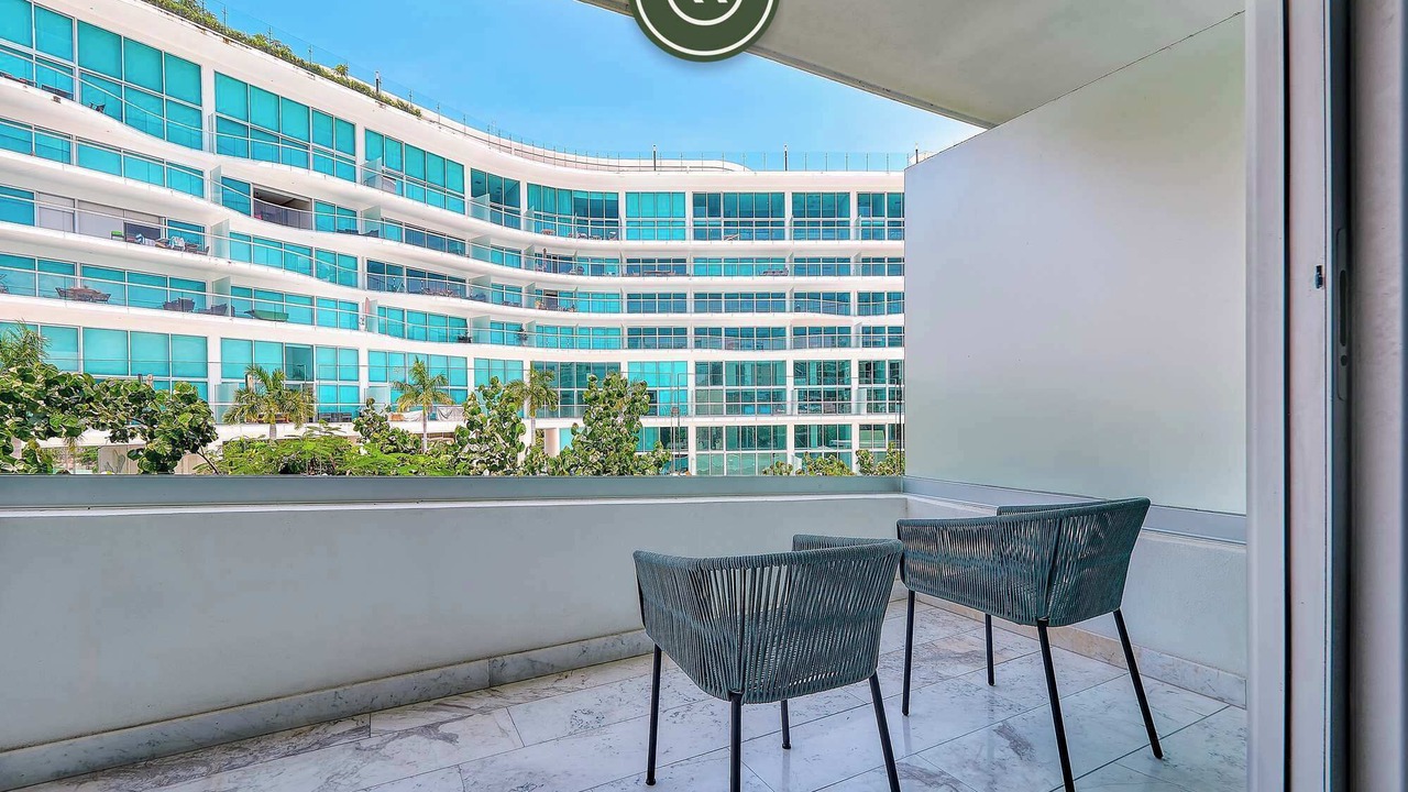 Photo of Patio Balcony in Flamingos
