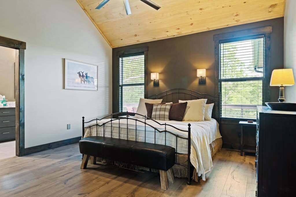 Photo of Bedroom in Cherry Log