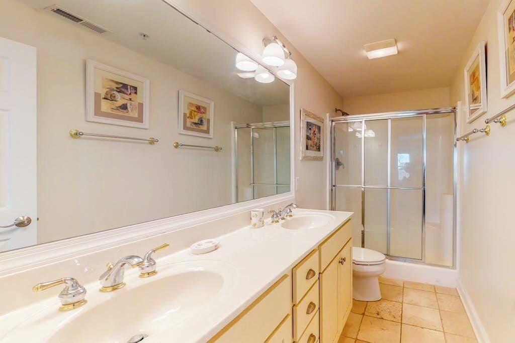 Photo of Bathroom in Fenwick Island