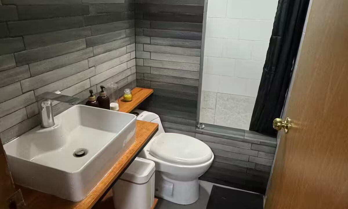 Photo of Bathroom in Downtown Mexico City