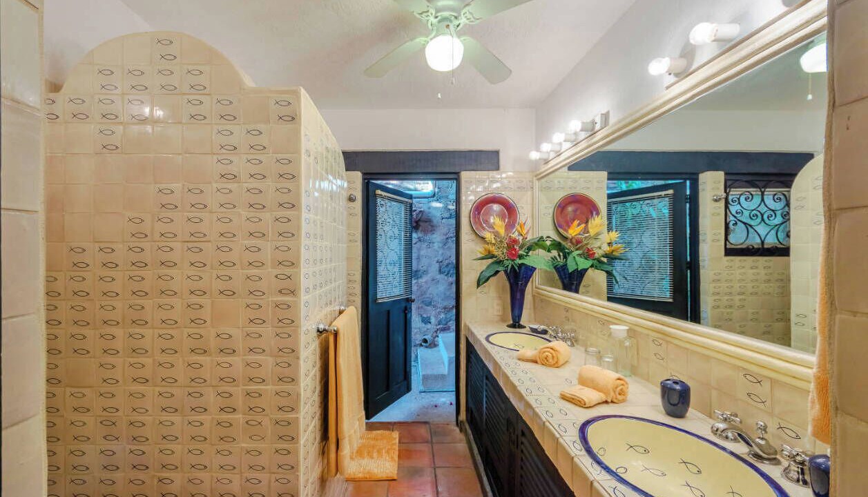 Photo of Bathroom in South Shore Hotel Area