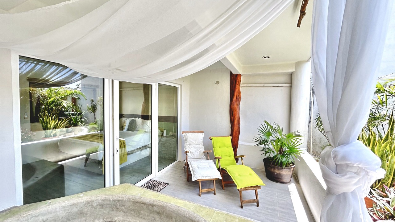 Photo of Patio Balcony in 12th Street