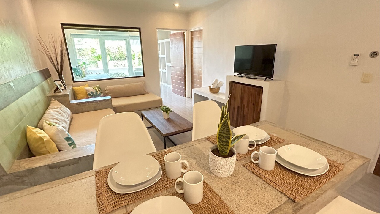 Photo of Livingroom in 12th Street