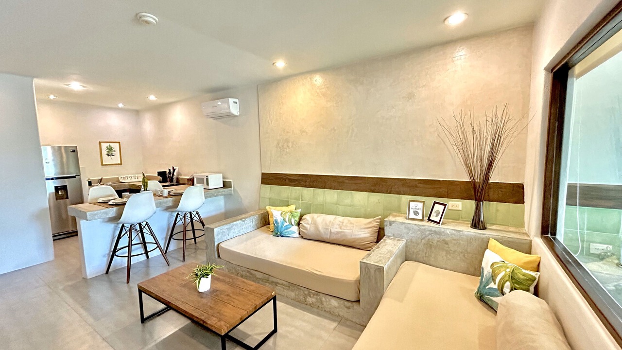 Photo of Livingroom in 12th Street