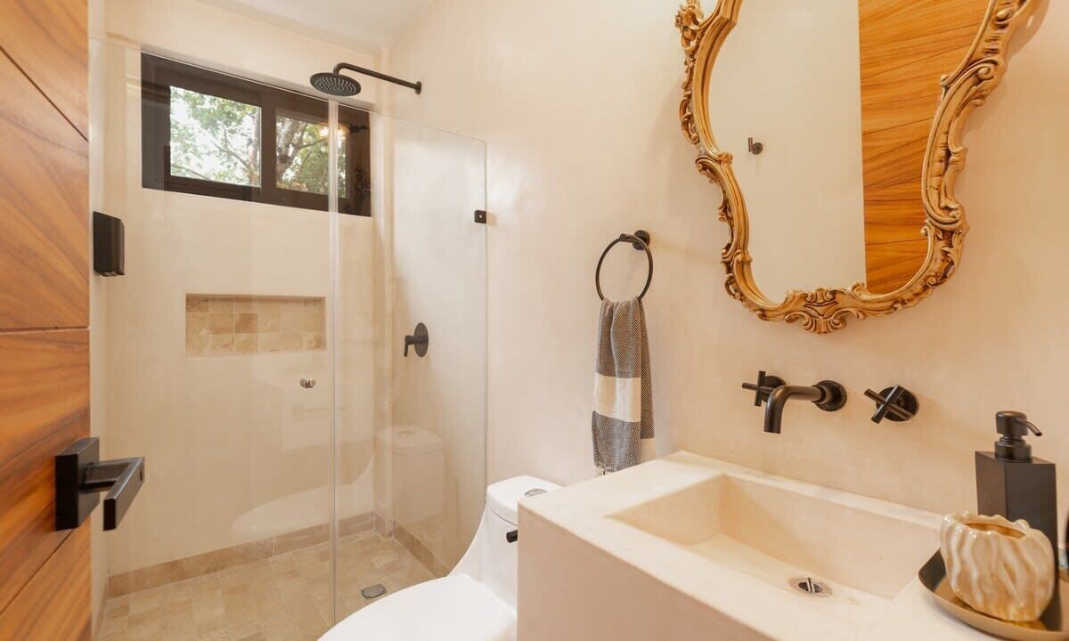 Photo of Bathroom in Zama