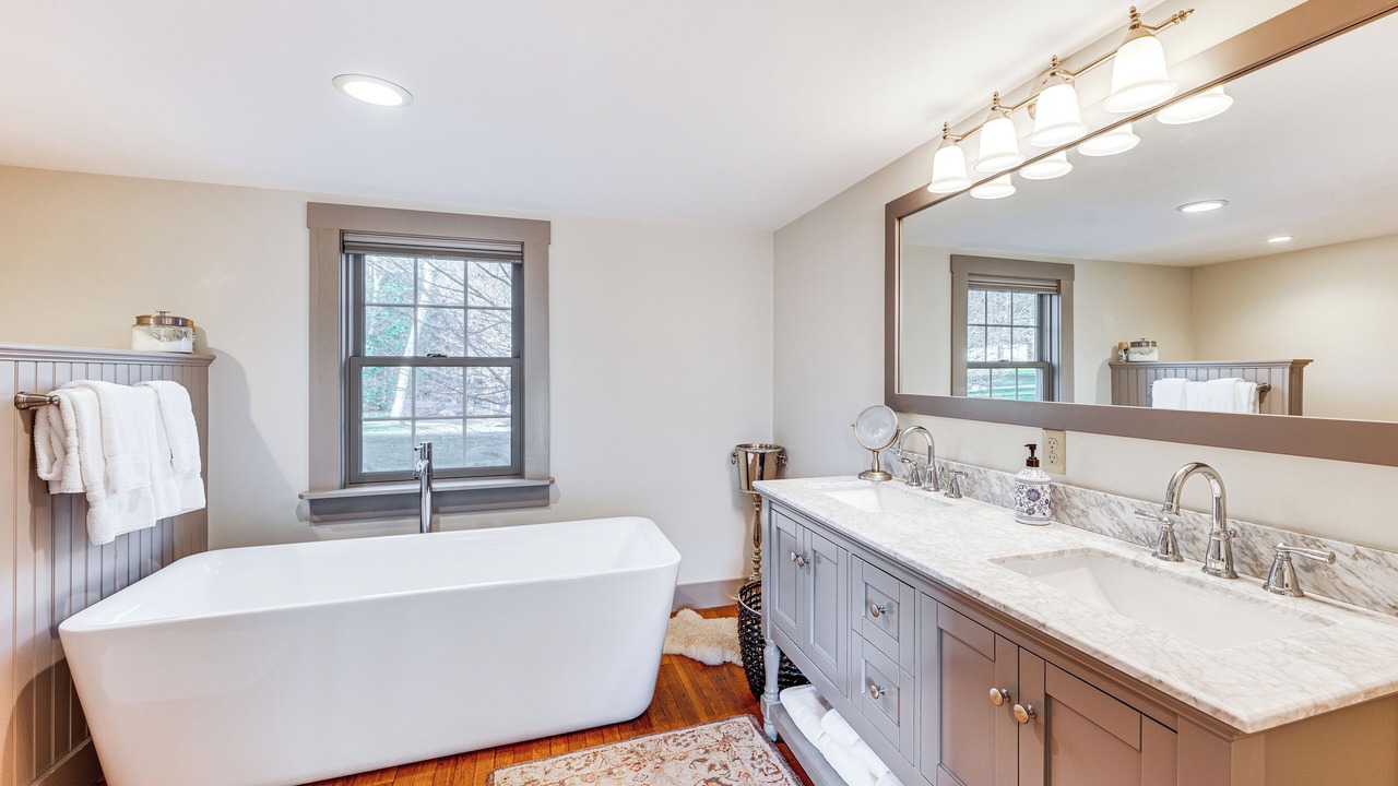 Photo of Bathroom in Tamworth
