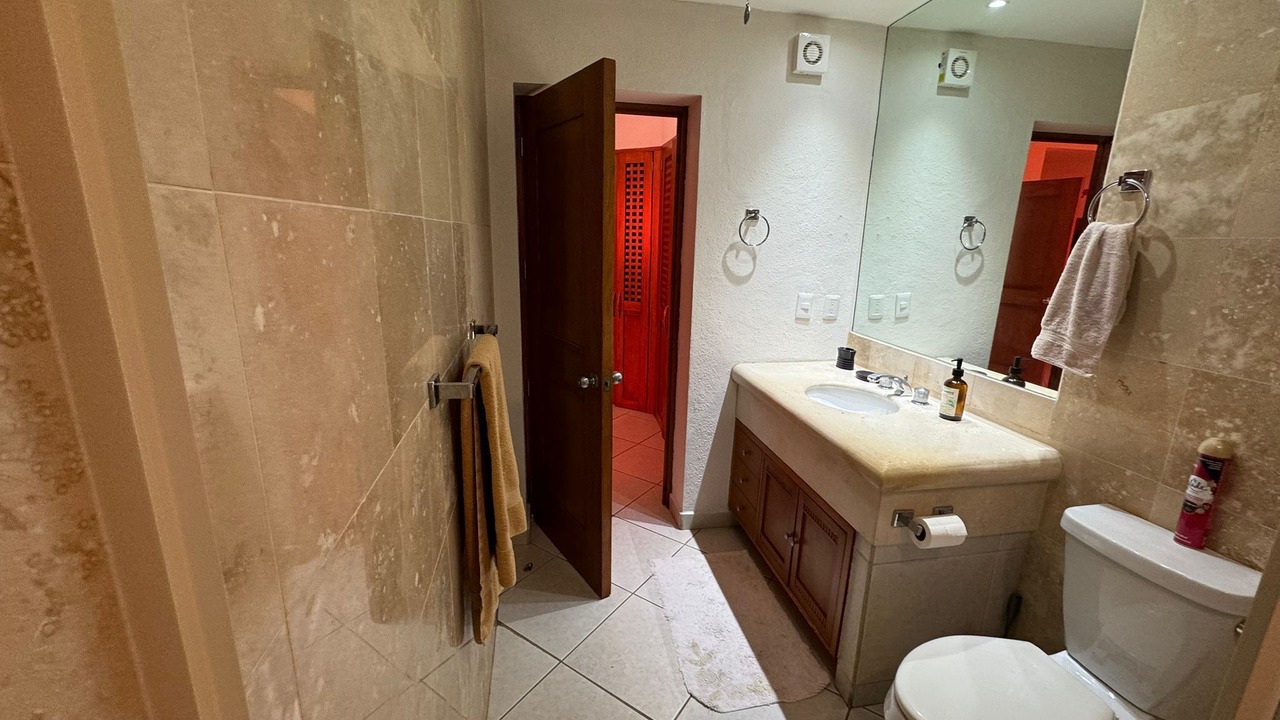 Photo of Bathroom in Romantic Zone