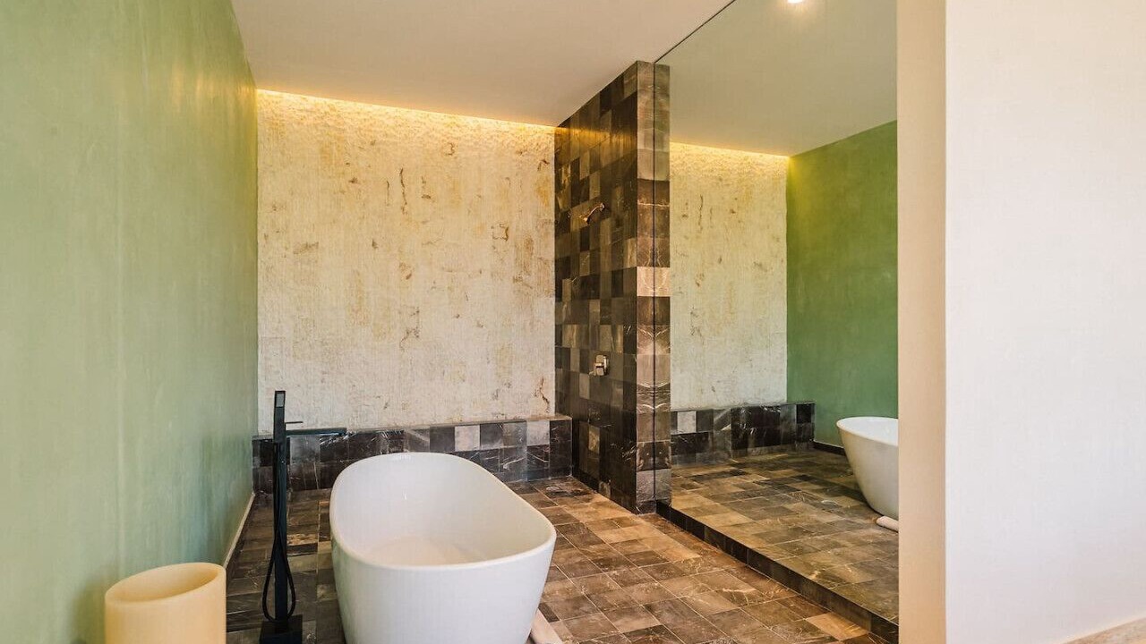 Photo of Bathroom in Zama