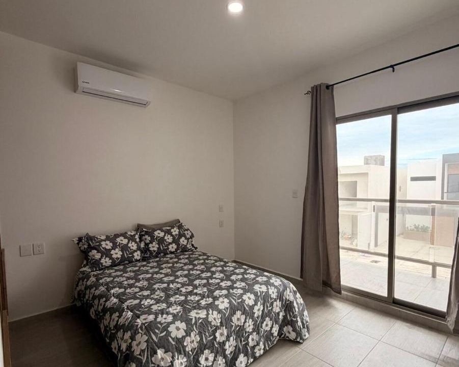 Photo of Bedroom in Anton Lizardo