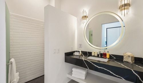 Deluxe Room, 1 King Bed