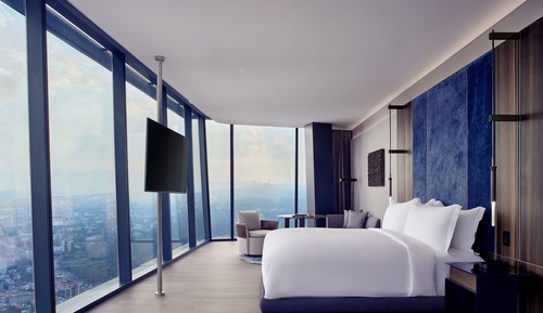 Junior Suite, 1 King Bed, Park View (Corner)