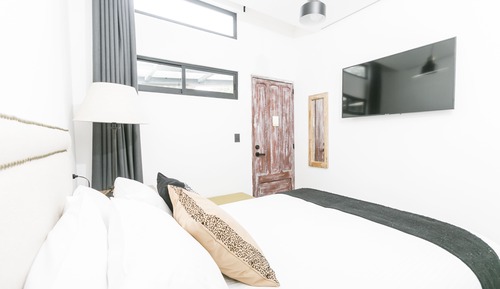 Standard Room, 1 Queen Bed