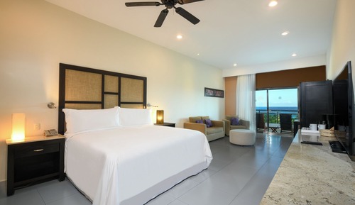 PREMIUM OCEANVIEW JUNIOR SUITE