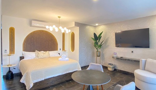 Master Suite con Balcón 136