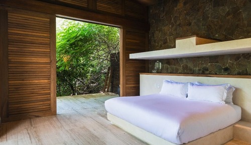 Design Studio Suite, 1 King Bed, Terrace, Garden View