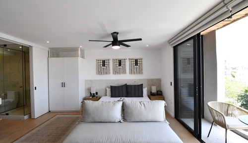 Deluxe Studio, Balcony