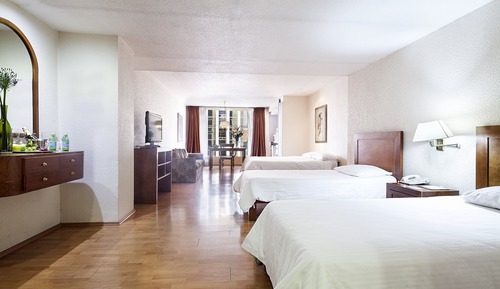 Senior Triple Room, Multiple Beds