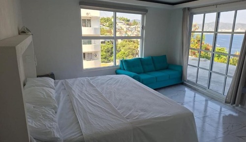 Deluxe Studio Suite, Balcony, Bay View