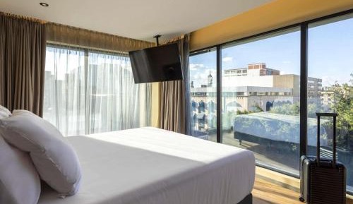 Deluxe King Room 