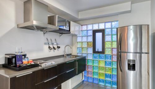 1 Queen Bed, 1 Bedroom Apartment, Larger Room
