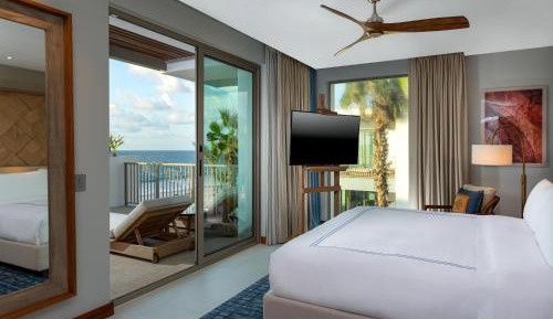 Beachfront Signature Suite with Plunge Pool