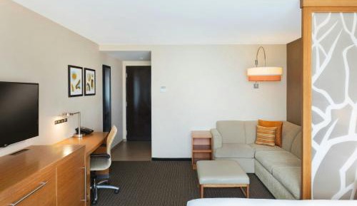Premium Deluxe Queen Room with Sofa Bed and Marina View