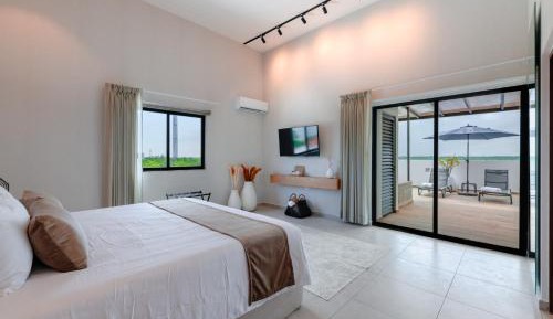 Superior King Suite