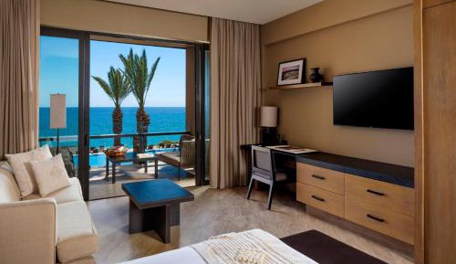 Deluxe King Room with Ocean View