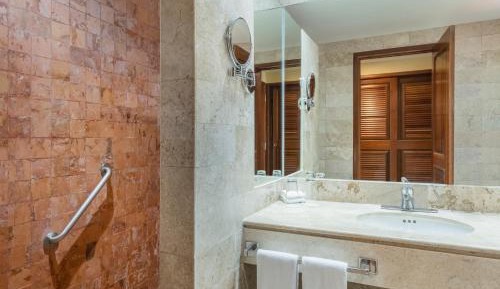 Junior Suite Beach Access