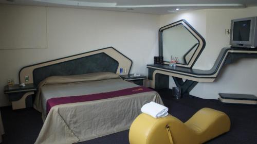 Studio with Spa Bath