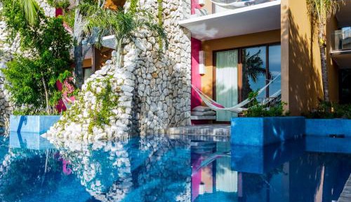 Swim Up Ocean Front