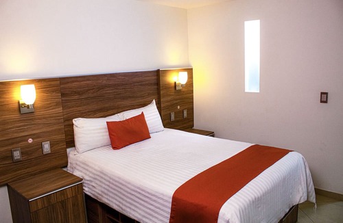 Tlalpan Hotel | La Casa del Reloj - Zona de Hospitales