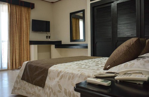 Centro - Supmza 001 Hotel | Suites Los Arcos