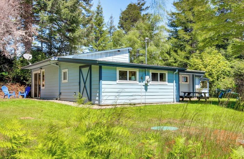 Bandon Cottage | Hike to the Coast! Log Cabin on 5 Acres in Bandon