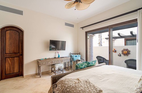 Buzzards House | Beachfront 3BD Villa with Private Pool