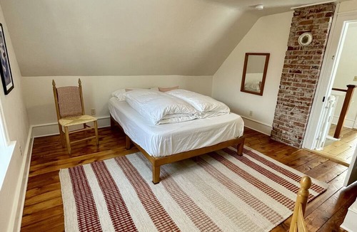 Heber House | Cozy 1901 Renovated Farmhouse near Park City & Sundance!