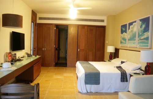 Villa Juarez Resort | Luxurious 1 BR Suite with Kitchen/Living Room, Balcony with Plunge Pool