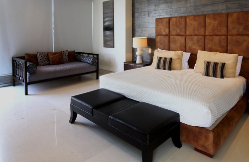 Romantic Zone Condo | Five Bed Luxury Penthouse with Private Heated Infinity Pool